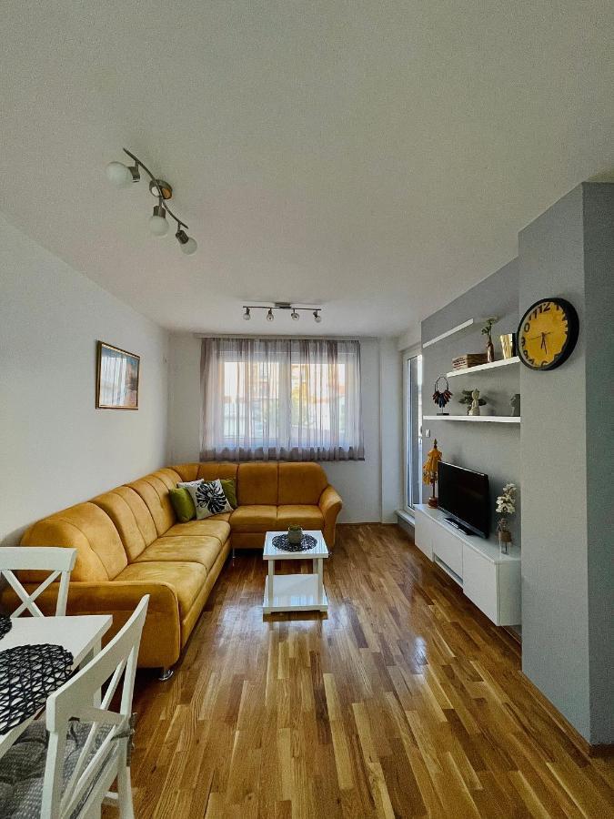 Yellow Ns Apartment Novi Sad Exterior photo