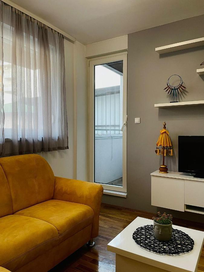 Yellow Ns Apartment Novi Sad Exterior photo